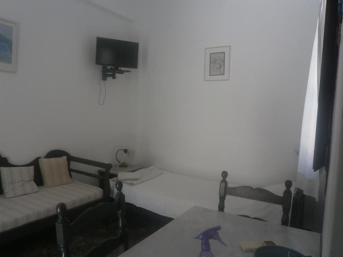 Villa Ostria Kamári Екстериор снимка