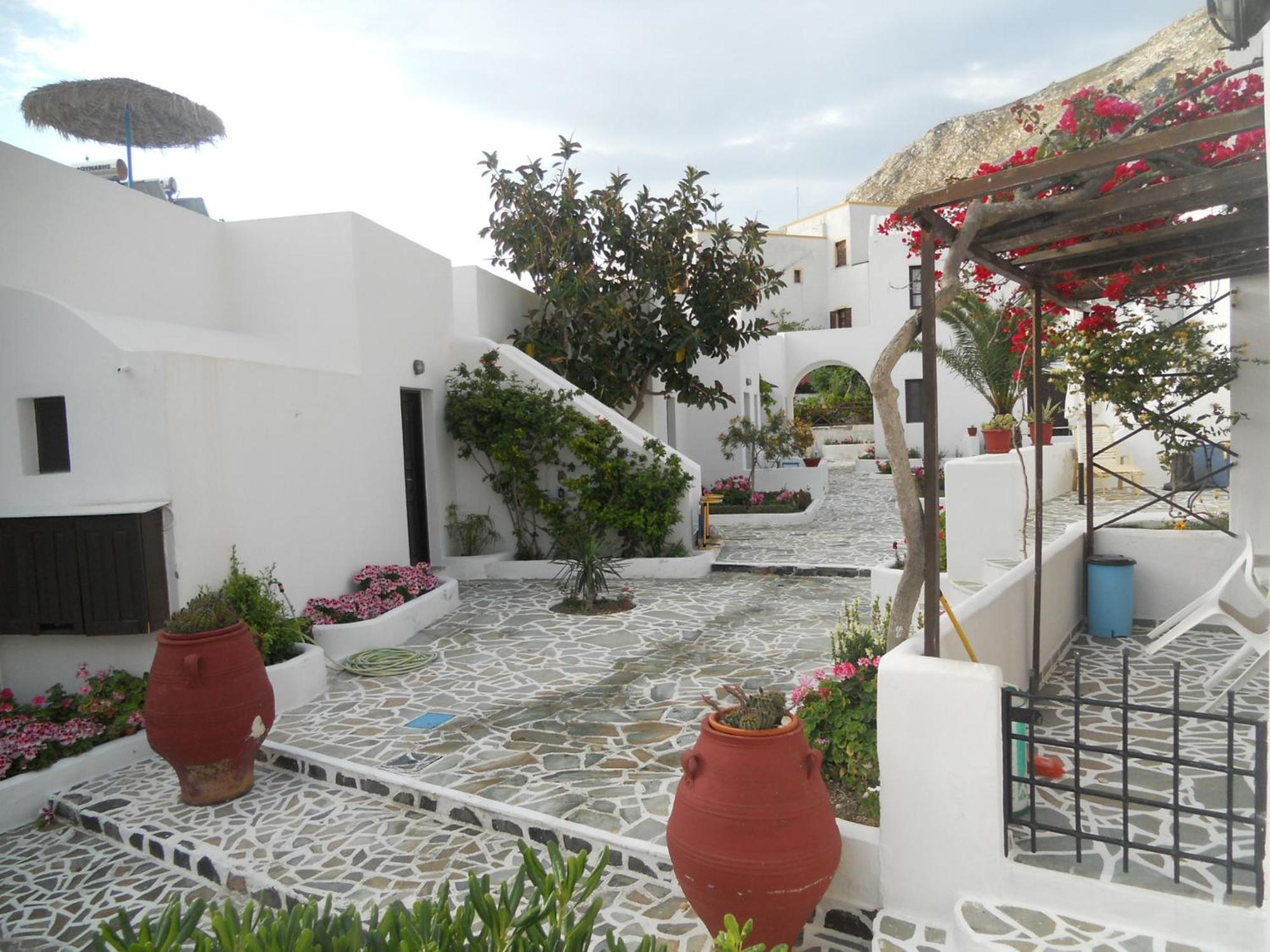 Villa Ostria Kamári Екстериор снимка