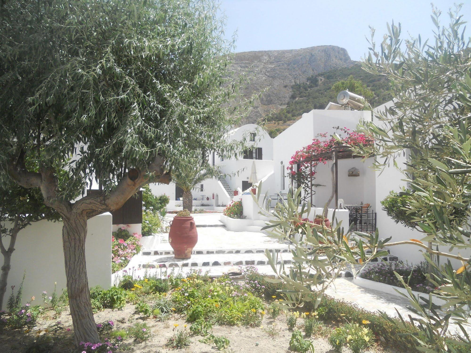 Villa Ostria Kamári Екстериор снимка