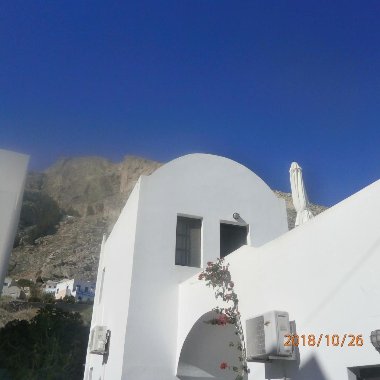 Villa Ostria Kamári Екстериор снимка